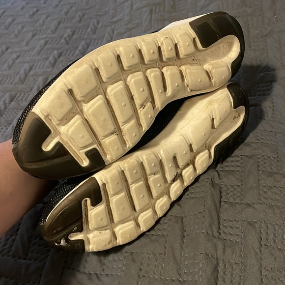 Nike - Picture 2 of 4